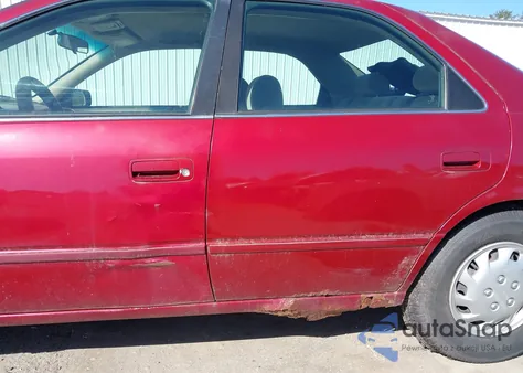 1998 Toyota Camry Le из США, поврежденный, VIN 4T1BG22K9WU367829